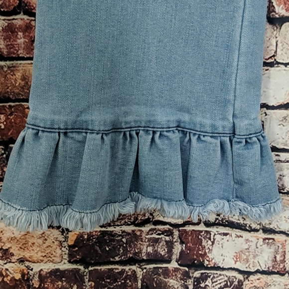 NWT ~ CUPCAKES & CASHMERE Ruffled Frayed Hem Jeans - Picture 3 of 9